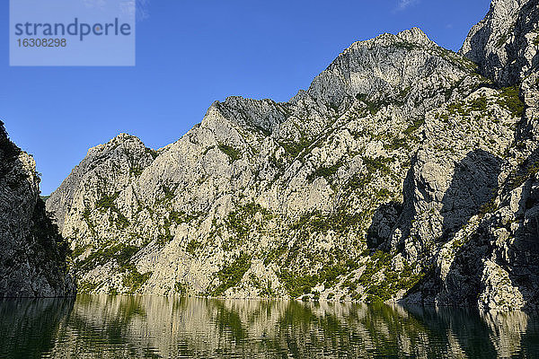 Albanien  Kalksteinfelsen am Koman-See  Drin- oder Drina-Schlucht