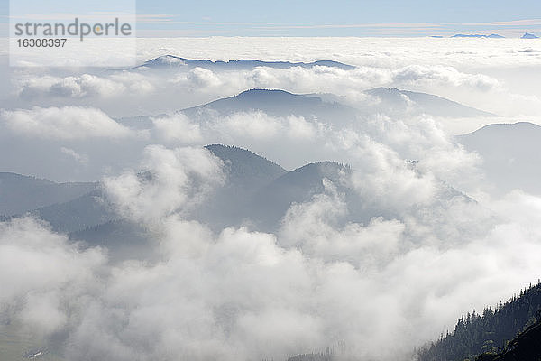 Deutschland  Oberbayern  Bayern  Chiemgauer Alpen  Bergen  Teisenberg  Höllengebirge und Schafberg vom Hochfelln