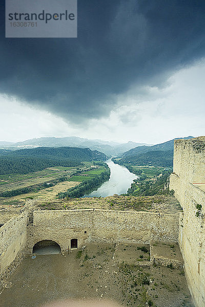 Spanien  Miravet  Blick von der Festung über dem Fluss Ebro