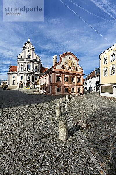 Deutschland  Bayern  Oberbayern  Altötting  Wallfahrtskirche St. Anna und ehemaliges Franziskanerhaus