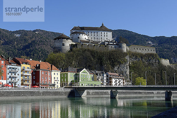 Österreich  Tirol  Kufstein  Festung über dem Inn und die Altstadt