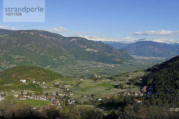 Italien  Südtirol  Blick auf Prissian und Nals