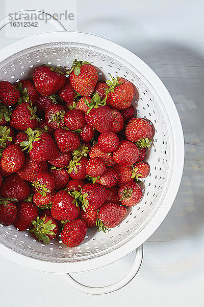 Frische Erdbeeren in Schale