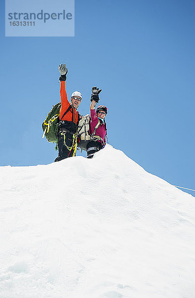 Winkende Paare auf schneebedecktem Berg  Everest  Khumbu-Region  Nepal