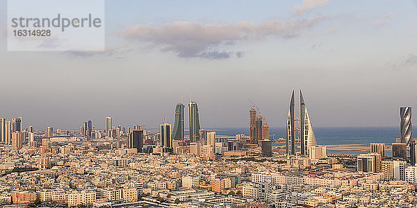 Stadtsilhouette  Manama  Bahrain  Naher Osten
