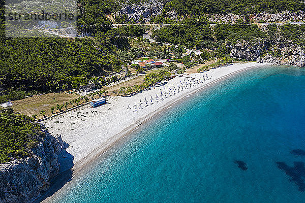 Luftaufnahme durch Drohne von Tsambou Beach  Samos  Griechische Inseln  Griechenland  Europa