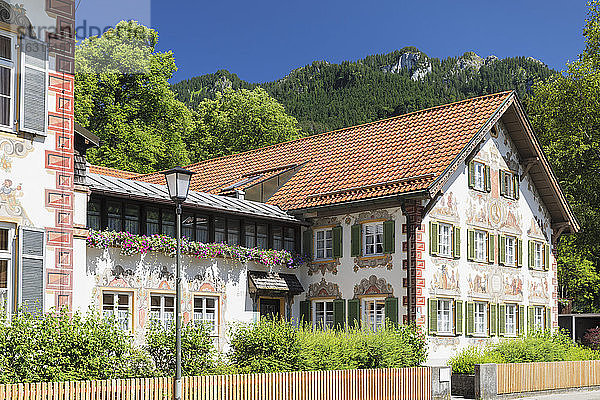 Traditionelle Gemälde zum Haus von Hänsel und Gretel  Oberammergau  Ammertal  Bayerische Alpen  Oberbayern  Deutschland  Europa