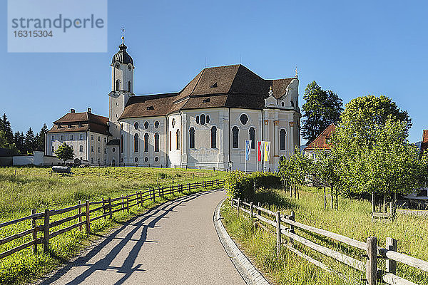 Wallfahrtskirche Wieskirche  Steingaden  Romantische Strasse  Pfaffenwinkel  Oberbayern  Deutschland  Europa