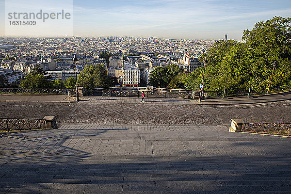 Paris von der Herz-Jesu-Basilika (Sacre Coeur) aus gesehen  Paris  Frankreich  Europa