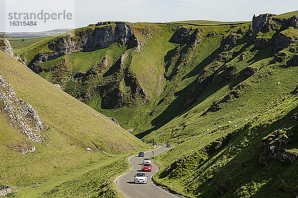 Winnats Pass  Kalksteinschlucht bei Castleton  Peak District National Park  Derbyshire  England  Vereinigtes Königreich  Europa