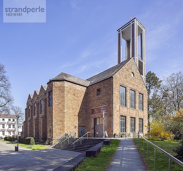 Evangelische Auferstehungskirche  Bad Oeynhausen  Ostwestfalen  Nordrhein-Westfalen  Deutschland  Europa