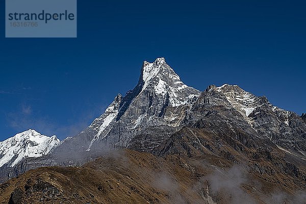 Machapuchare  Fischschwanz (6997 m)  heiliger Berg  Mardi Himal  Annapurna Region  Nepal  Himalaya  Asien