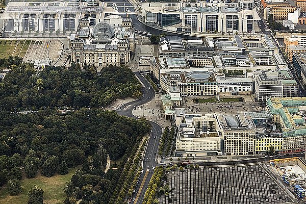 Brandenburger Tor  Reichstag und Holocaust-Mahnmal  Berlin  Deutschland  Europa