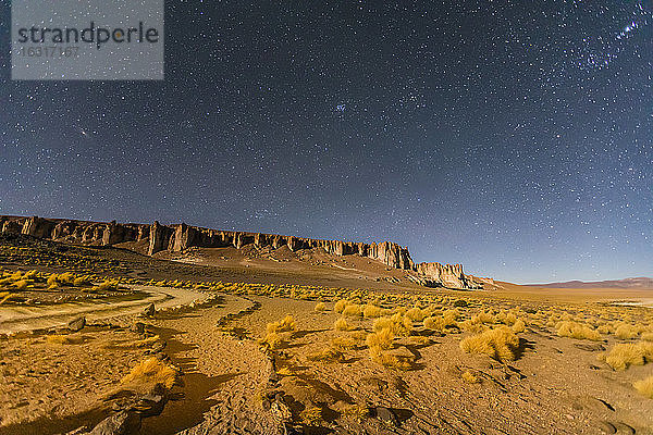 Sternennacht im Salar de Tara y Aguas Calientes I  Los Flamencos National Reserve  Region Antofagasta  Chile  Südamerika