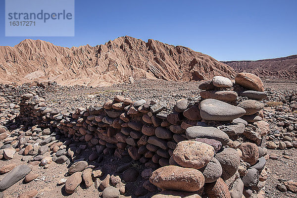 Überreste von Felsstrukturen in Tambo de Catarpe  Catarpe-Tal in der Atacama-Wüste  Chile  Südamerika