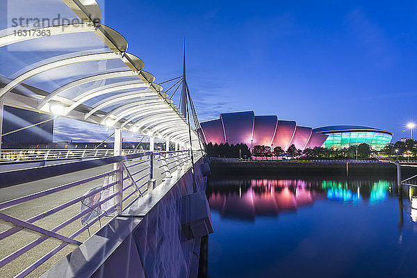 Bell's Bridge  der Armadillo  das SSE-Hydro und der Fluss Clyde  Pacific Quay  Glasgow  Schottland  Grossbritannien  Europa