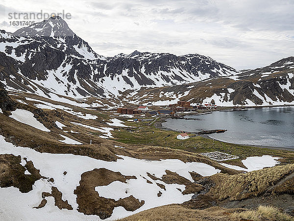 Blick auf die verlassene norwegische Walfangstation in Grytviken  in der Ost-Cumberland-Bucht  Südgeorgien  Polarregionen