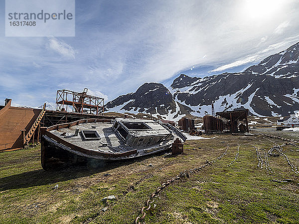 Rostende Maschinen in der verlassenen norwegischen Walfangstation in Grytviken  East Cumberland Bay  Südgeorgien  Polarregionen
