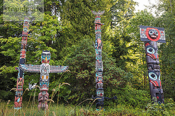 First Nation Totem Poles  Brockton Point  Stanley Park  Herbst  Vancouver City  Britisch-Kolumbien  Kanada  Nordamerika
