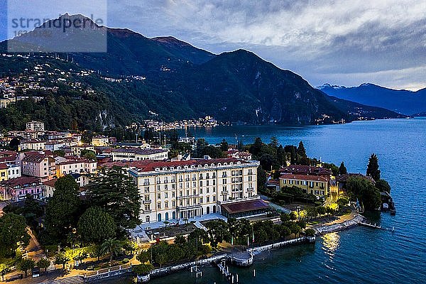 Luftaufnahme  Menaggio am morgen  Comer See  Lago di Como  Provinz Como  Lombardei  Italien  Europa