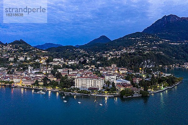 Luftaufnahme  Menaggio am morgen  Comer See  Lago di Como  Provinz Como  Lombardei  Italien  Europa