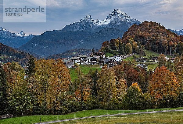 Ortsansicht mit Watzmann  Berchtesgaden  Berchtesgadener Alpen  Berchtesgadener Land  Oberbayern  Bayern  Deutschland  Europa
