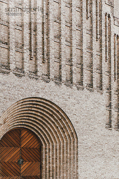 Backsteinfassade der Grundtvigskirche  Kopenhagen  Dänemark