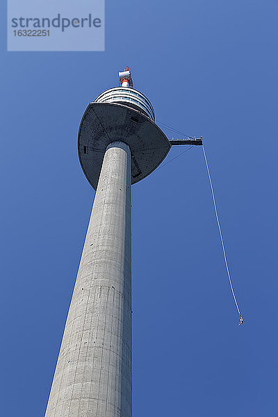 Österreich  Wien  Donauturm  Bungee-Jumping