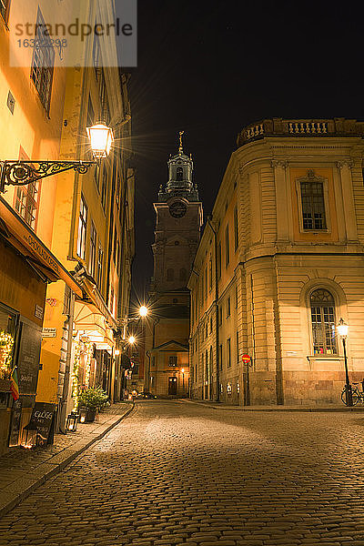 Schweden  Stockholm  Gamla stan  Blick auf Tyska kyrkan bei Nacht