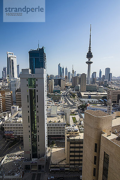 Arabien  Kuwait City  Stadtbild mit Liberation Tower
