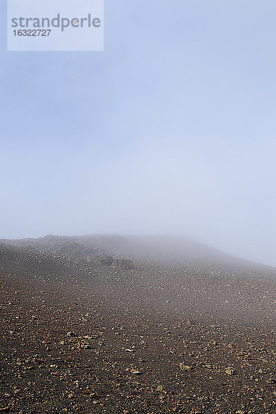 USA  Hawaii  Maui  Haleakala  Nebel im Vulkankrater