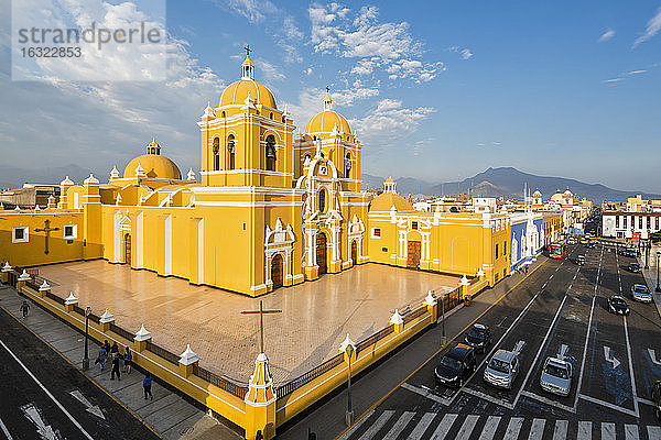 Peru  La Libertad  Trujillo  Plaza de Armas  Kathedrale