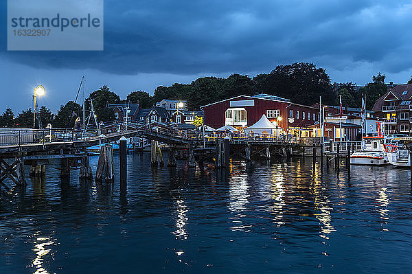 Deutschland  Eckernförde  Blick auf die Hafenbrücke