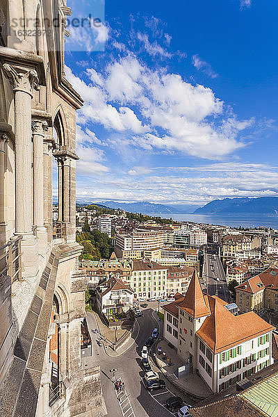 Schweiz  Lausanne  Stadtbild von der Kathedrale Notre-Dame