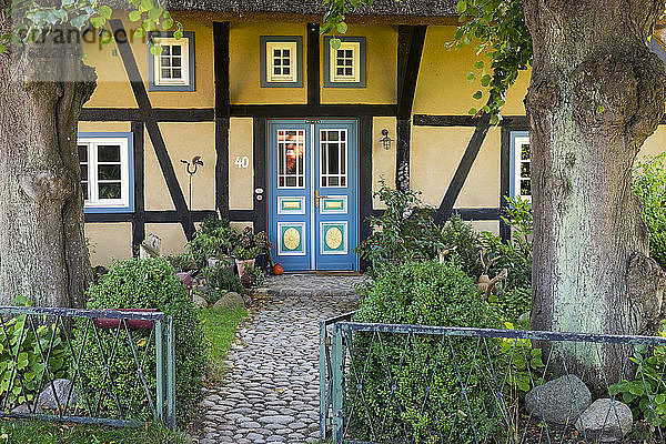 Deutschland  Mecklenburg-Vorpommern  Wustrow  Idyllisches Landhaus