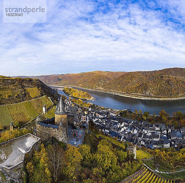 Deutschland  Bracharach  Luftbild der Burg Stahleck