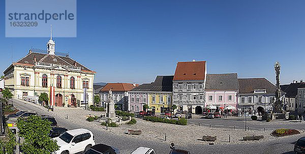 Österreich  Niederösterreich  Weitra  Rathaus  Sgraffitohaus und Pestsäule