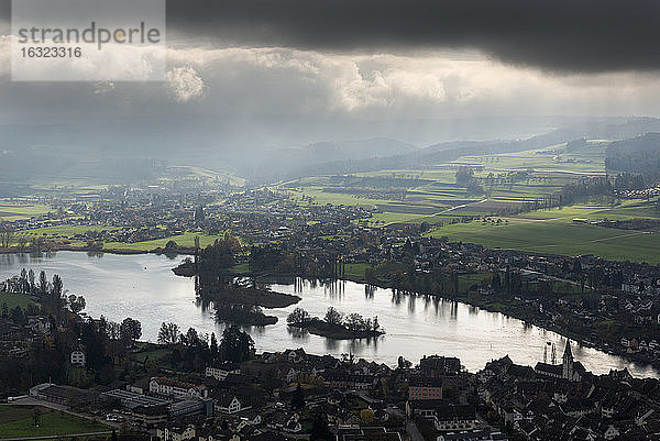 Schweiz  Schaffhausen  Stein am Rhein  Blick auf den Rhein mit den Werd-Inseln