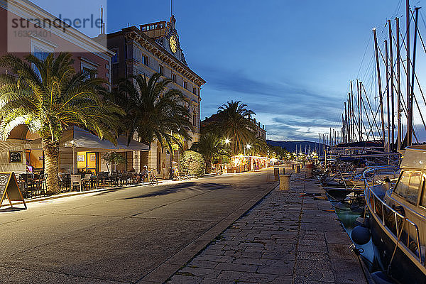 Kroatien  Insel Hvar  Stari Grad  Blick auf den Yachthafen