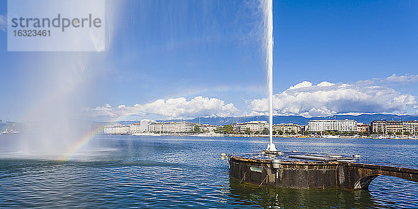 Schweiz  Genf  Genfer See mit Springbrunnen Jet d'Eau