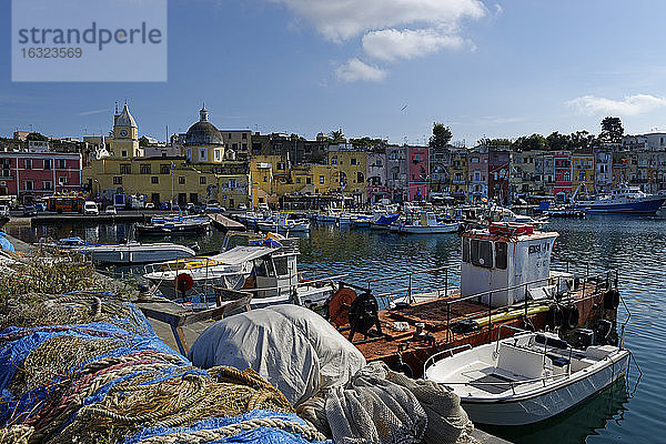 Italien  Kampanien  Phlegräische Inseln  Procida  Marina di Corricella