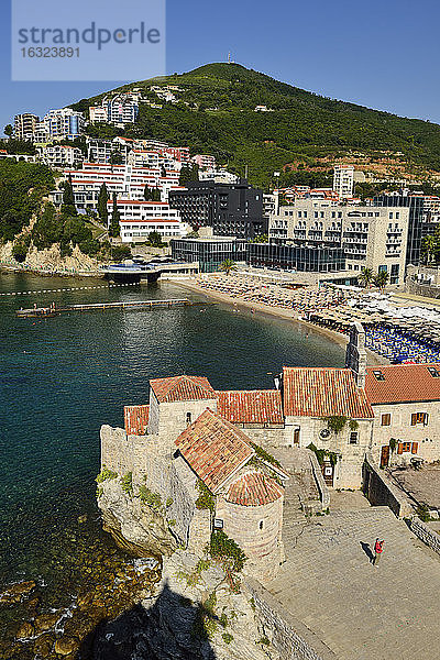 Montenegro  Blick auf die Küste von Budva
