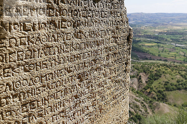 Türkei  Anatolien  Südostanatolien  Provinz Adiyaman  Kahta  Nationalpark Nemrut Dagi  Arsameia am Nymphaios  Inschrift von Antiochos I.