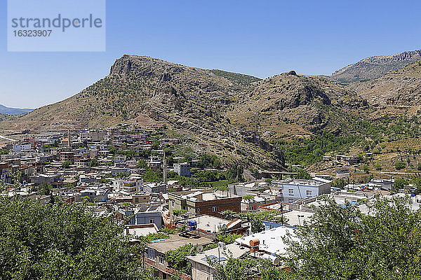 Türkei  Anatolien  Südostanatolien  Provinz Diyarbakir  Cermik  Blick auf das Dorf