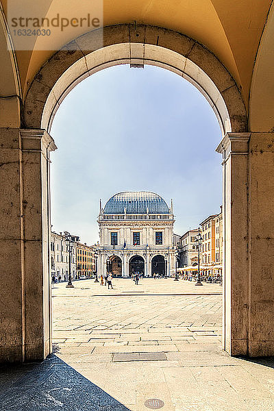 Italien  Brescia  Blick auf den Palazzo della Loggia an der Piazza della Loggia