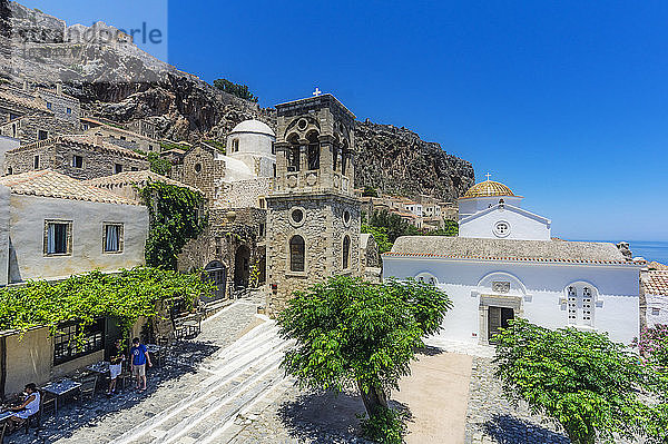 Griechenland  Monemvasia  Stadtbild mit Kirche