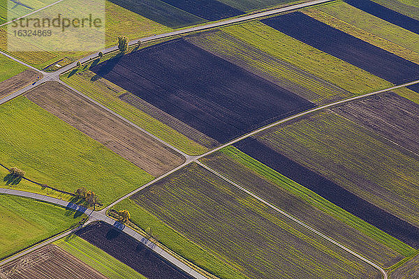 Deutschland  Baden-Württemberg  Luftaufnahme von Feldern auf der Schwäbischen Alb