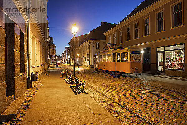 Polen  Bydgoszcz  Dluga Straße bei Nacht