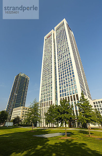 Deutschland  Frankfurt  moderne Bankgebäude