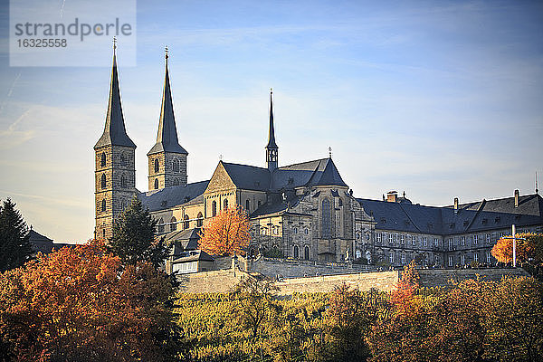 Deutschland  Bamberg  Blick auf die Neue Residenz mit Kloster Michelsberg